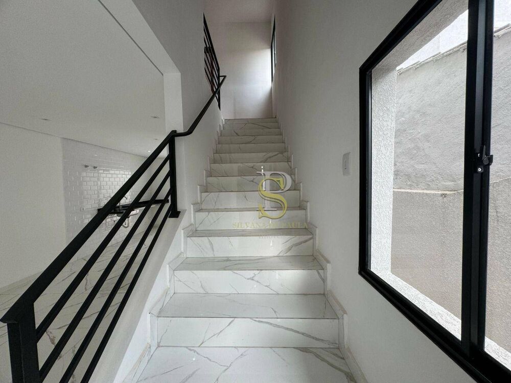 Casa à venda com 3 quartos, 130m² - Foto 4