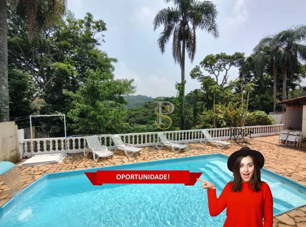 Chácara, 3 quartos, 1580 m² - Foto 1