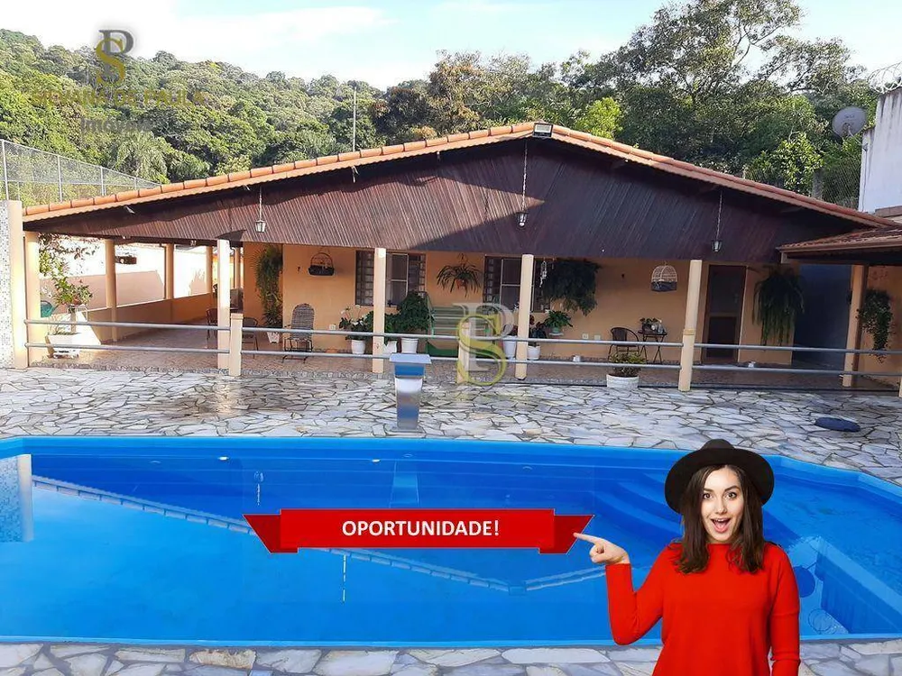 Chácara, 3 quartos, 2360 m² - Foto 1