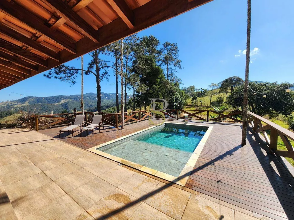 Chácara, 3 quartos, 2040 m² - Foto 1