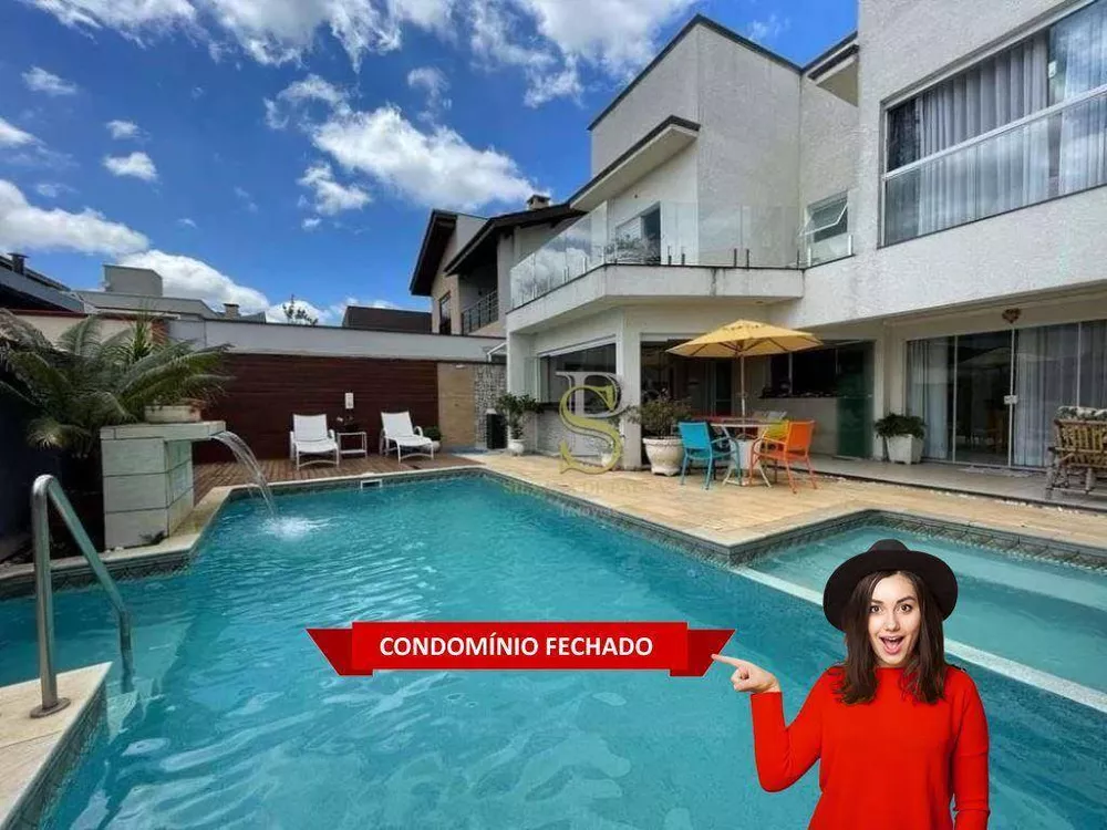 Casa de Condomínio à venda com 4 quartos, 240m² - Foto 1