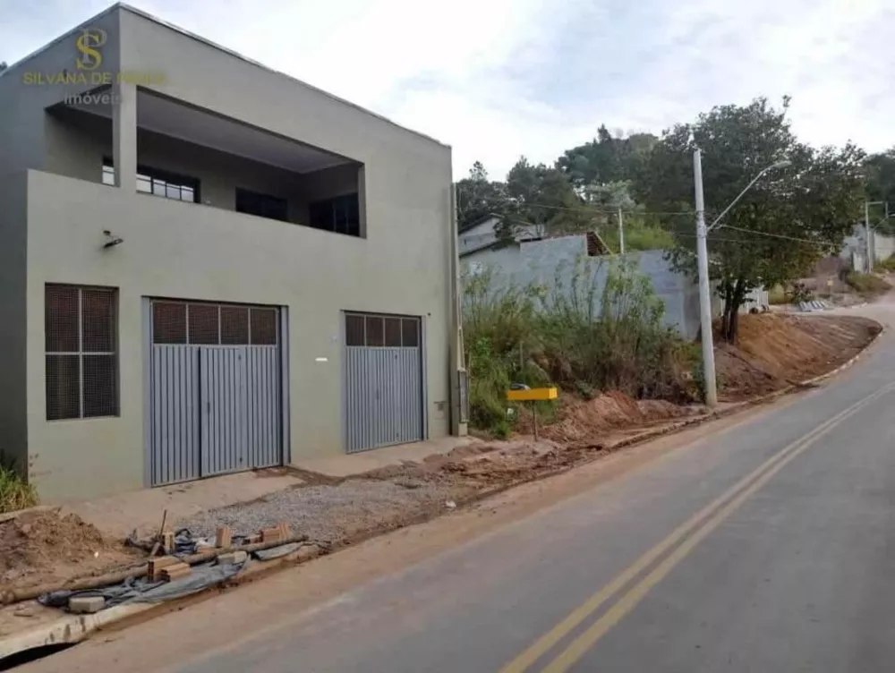 Casa à venda com 3 quartos, 250m² - Foto 2