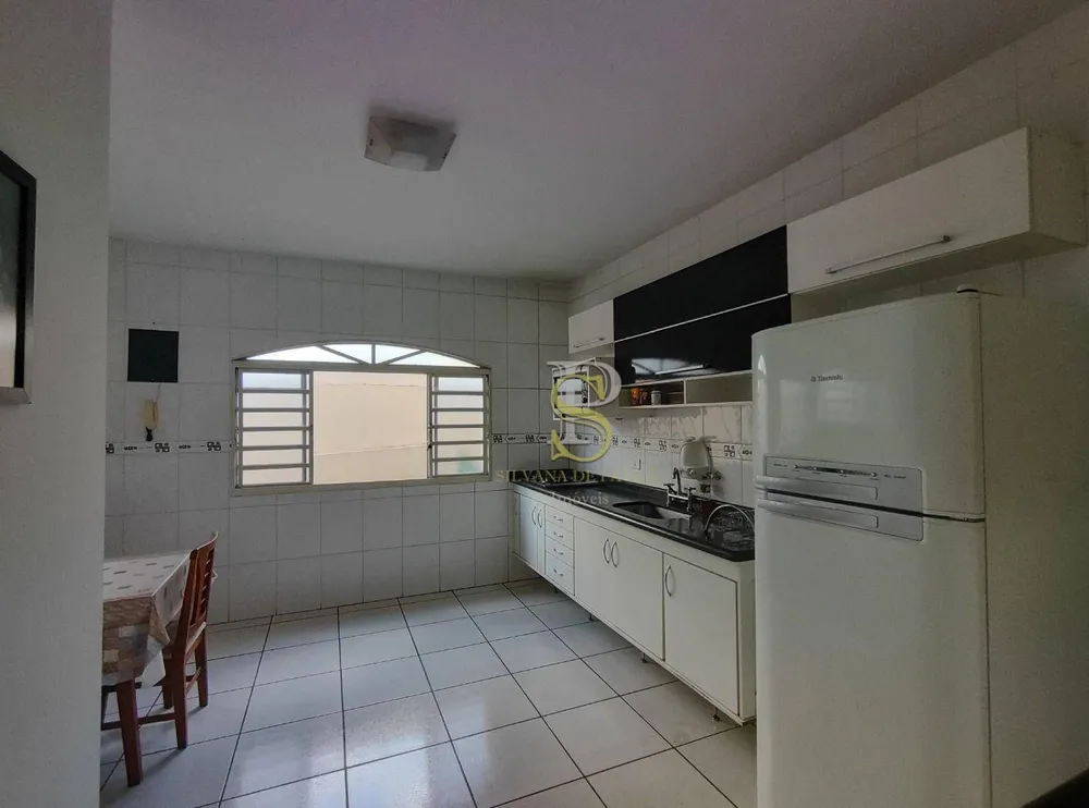 Casa, 3 quartos, 250 m² - Foto 8