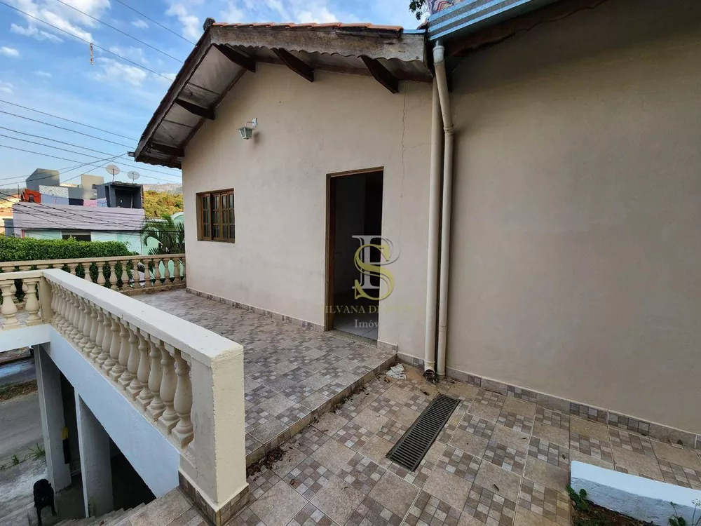 Casa, 3 quartos, 227 m² - Foto 2