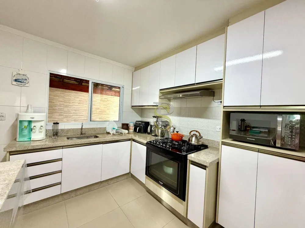 Casa, 4 quartos, 177 m² - Foto 1