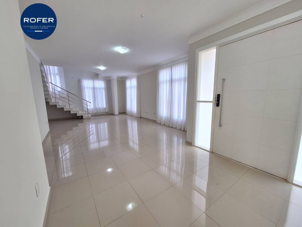 Casa, 3 quartos, 245 m² - Foto 3