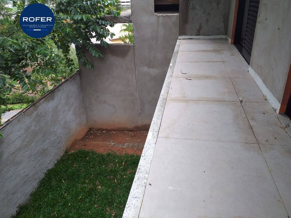 Casa à venda e aluguel com 3 quartos, 141m² - Foto 3