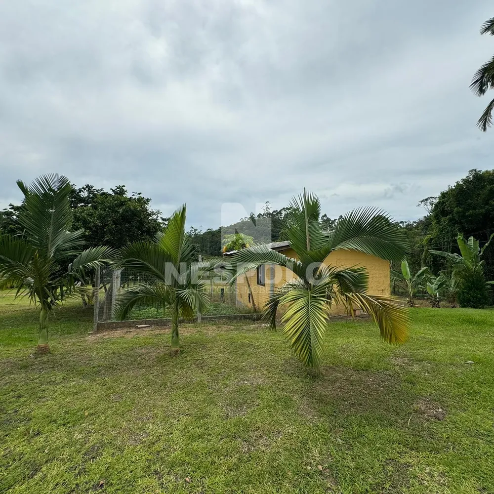 Chácara, 3 quartos, 550 m² - Foto 1