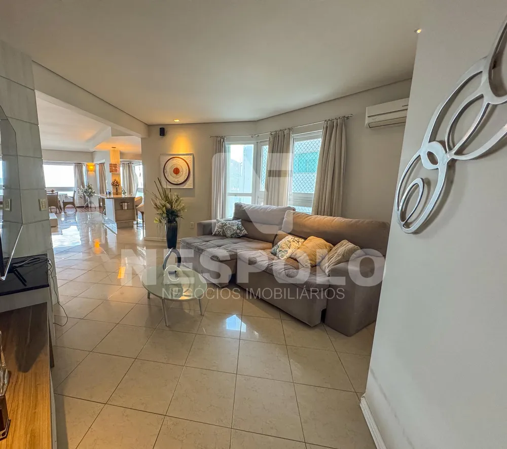 Apartamento, 3 quartos, 214 m² - Foto 1