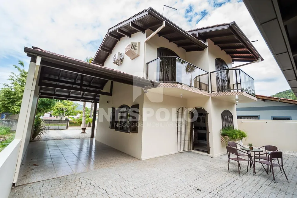 Casa, 3 quartos, 300 m² - Foto 1
