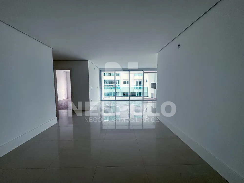 Apartamento, 3 quartos, 242 m² - Foto 3