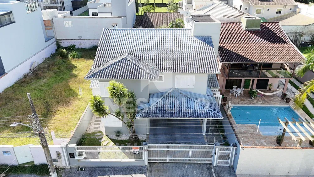 Casa, 3 quartos, 300 m² - Foto 1