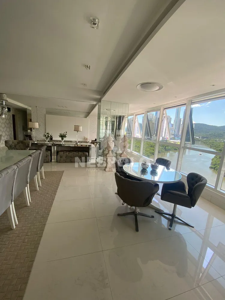 Apartamento, 4 quartos, 220 m² - Foto 2