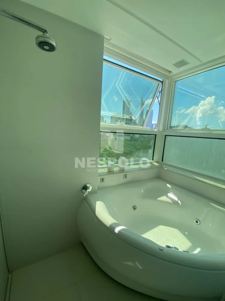 Apartamento, 4 quartos, 220 m² - Foto 1