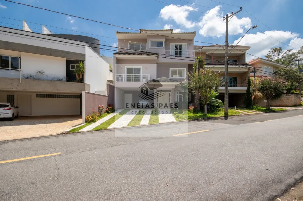 Casa, 4 quartos, 329 m² - Foto 1