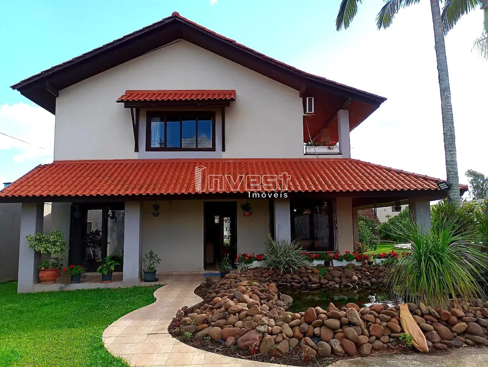 Casa, 4 quartos, 330 m² - Foto 1