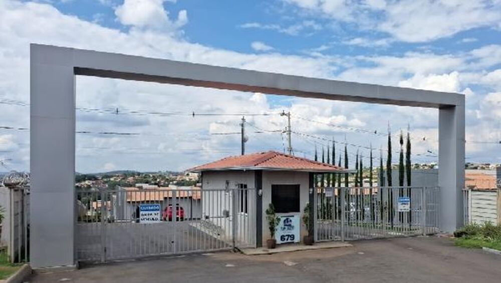 Casa à venda com 2 quartos, 54m² - Foto 2