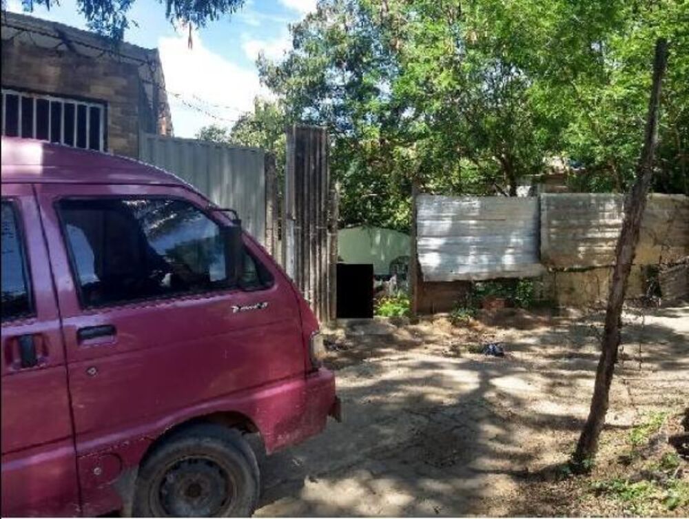 Casa à venda com 1 quarto, 333m² - Foto 1