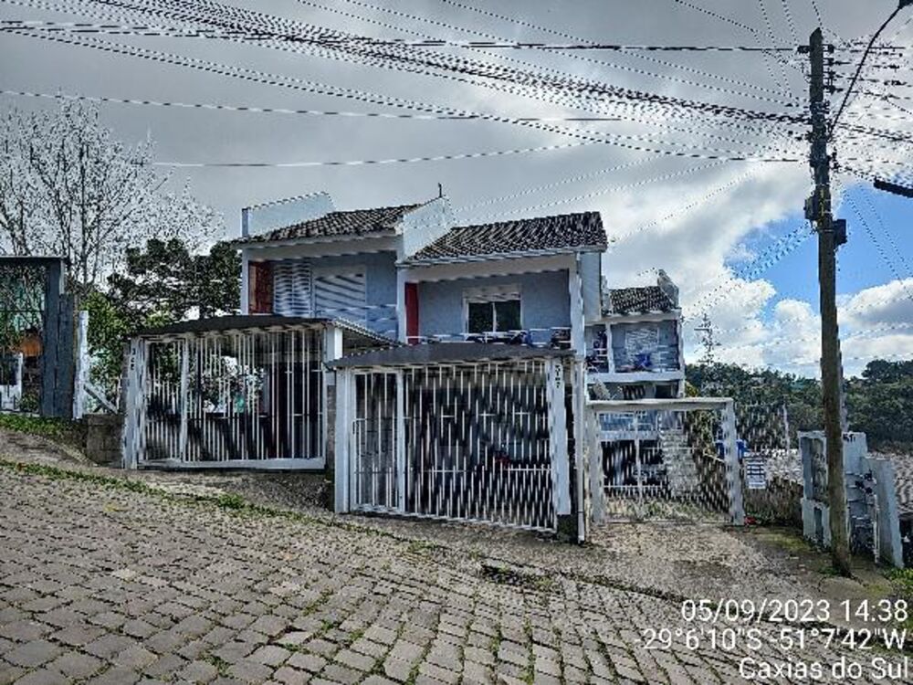 Casa à venda com 2 quartos, 92m² - Foto 1