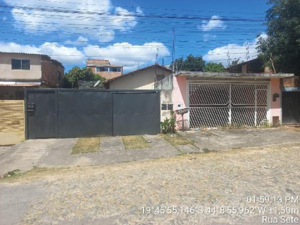 Casa à venda com 2 quartos, 396m² - Foto 1