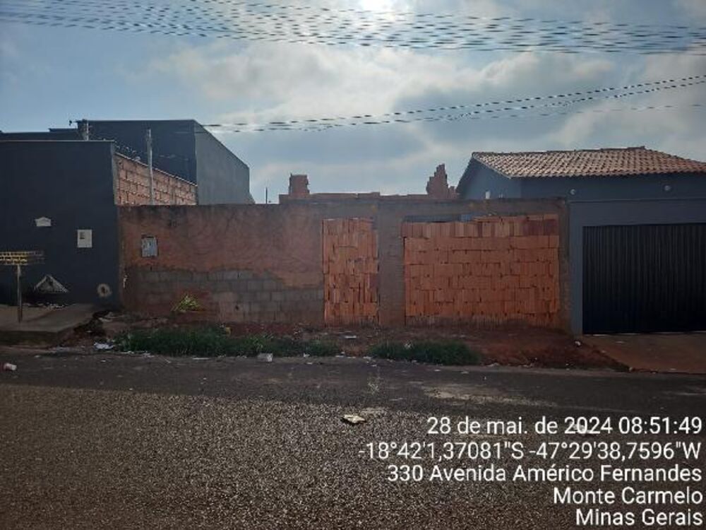 Casa à venda com 2 quartos, 160m² - Foto 1