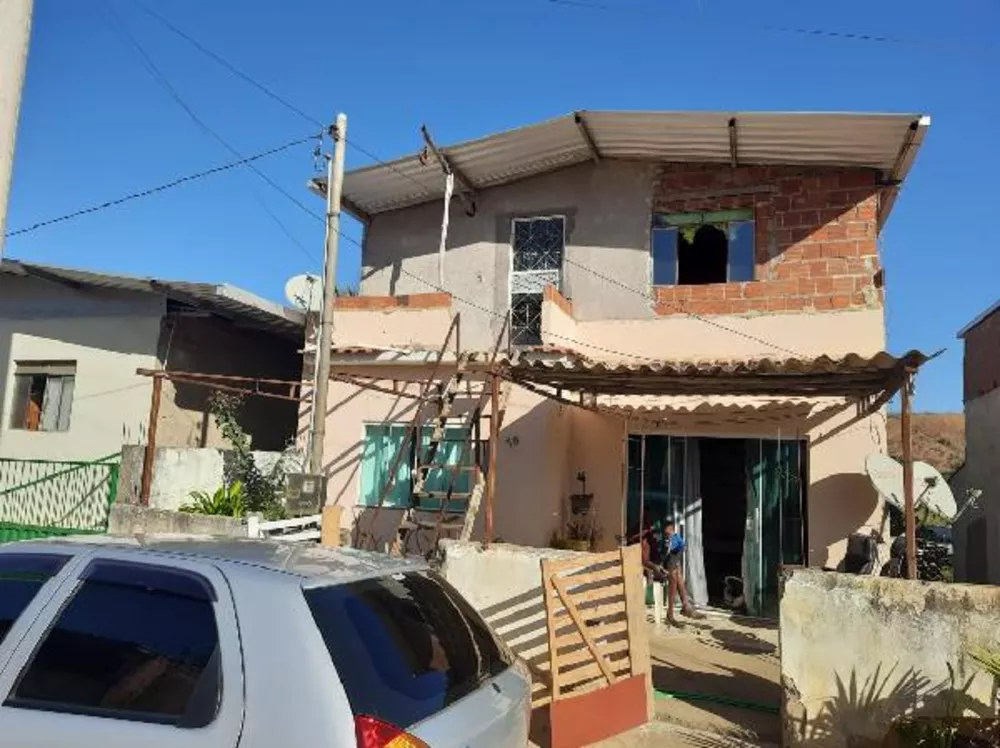 Casa à venda com 3 quartos, 200m² - Foto 1