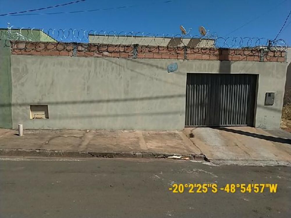 Casa à venda com 2 quartos, 201m² - Foto 1
