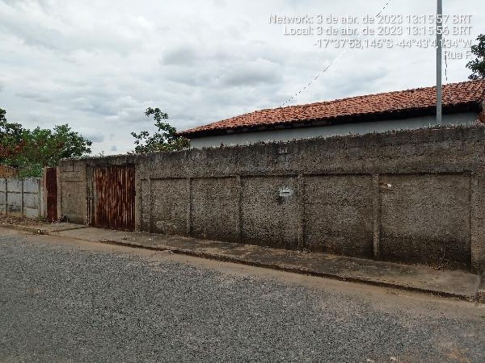 Casa à venda com 2 quartos, 208m² - Foto 1