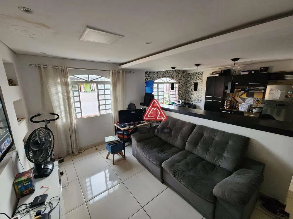 Casa, 4 quartos, 222 m² - Foto 1