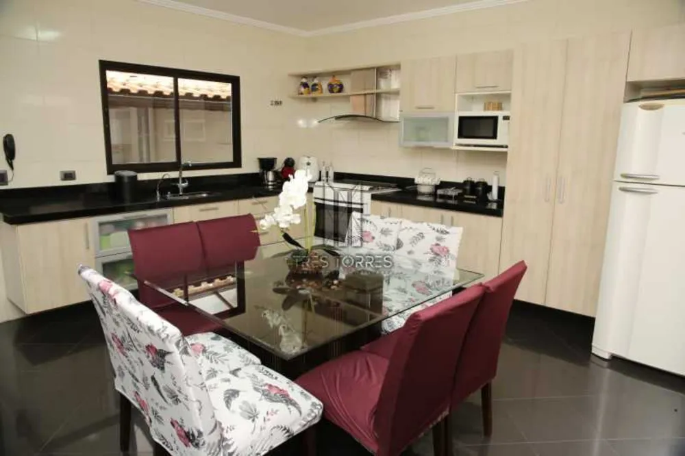 Casa, 3 quartos, 250 m² - Foto 6