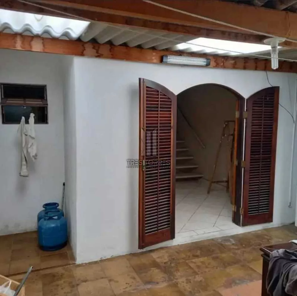 Casa à venda com 4 quartos, 175m² - Foto 2