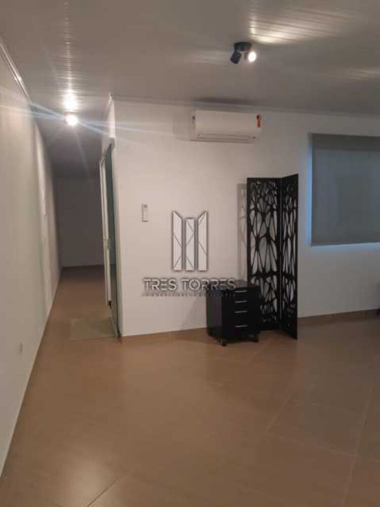 Casa, 3 quartos, 245 m² - Foto 1