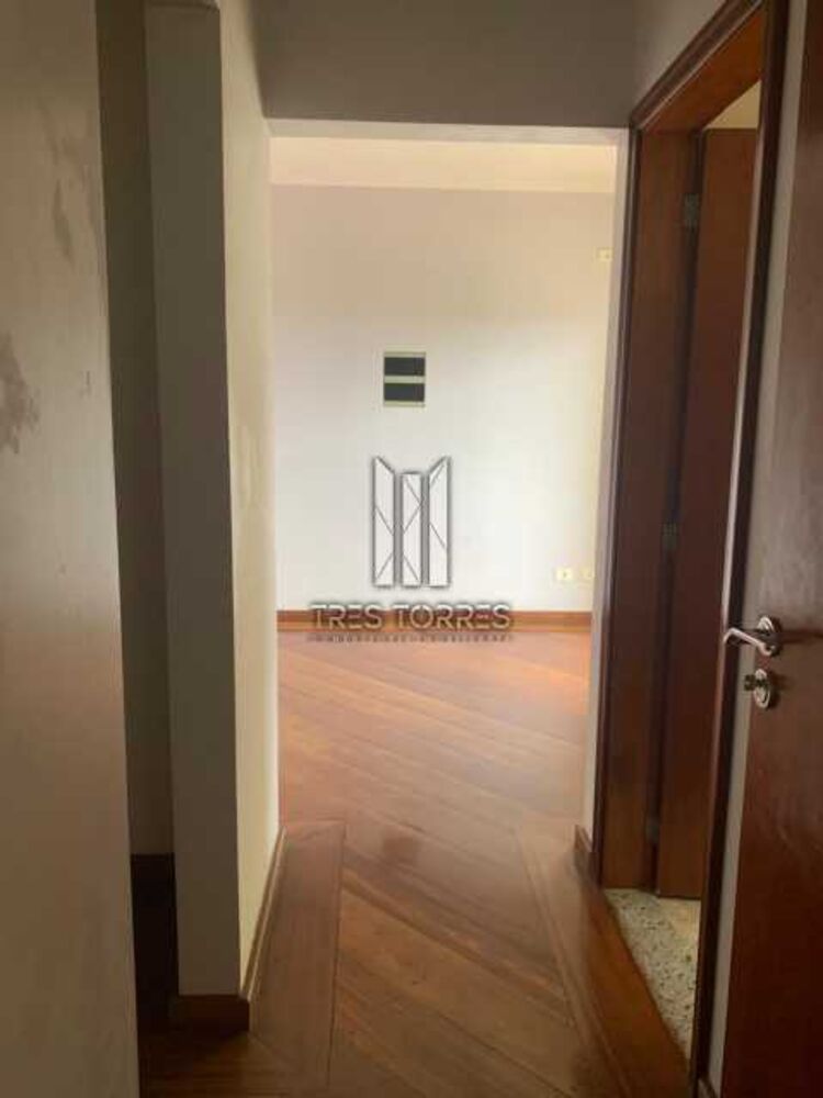 Casa à venda com 4 quartos, 328m² - Foto 7