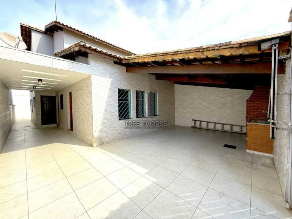 Casa, 3 quartos, 210 m² - Foto 3