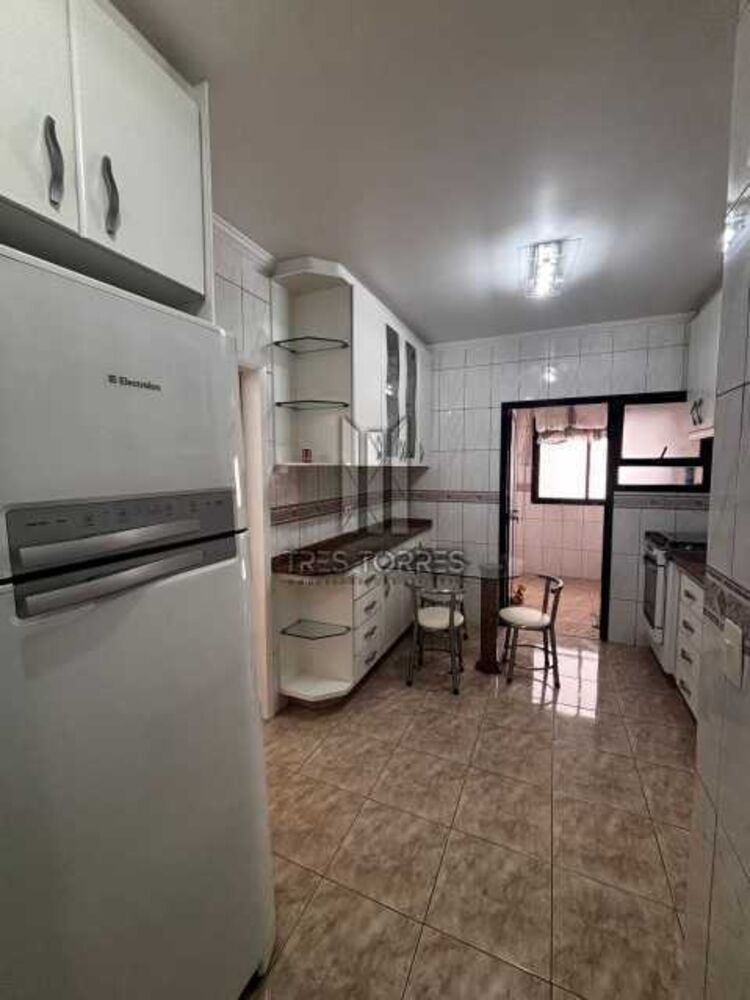 Apartamento para alugar com 3 quartos, 97m² - Foto 7