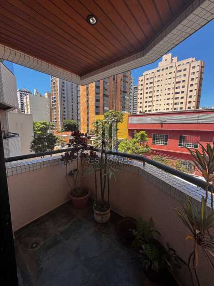 Apartamento para alugar com 3 quartos, 97m² - Foto 4