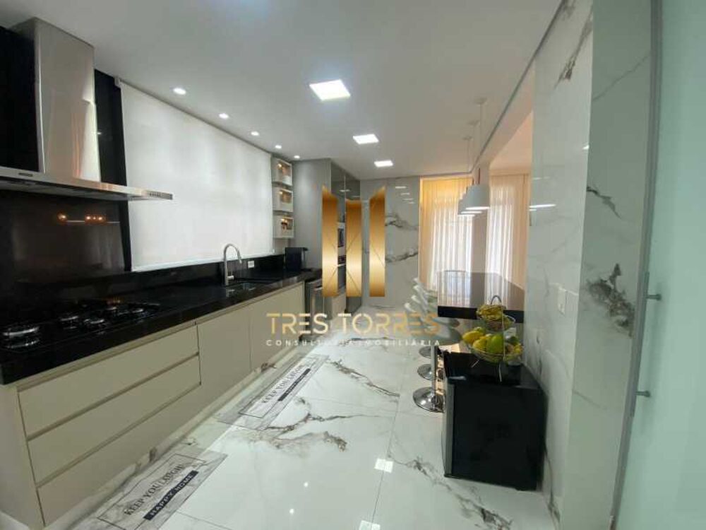Casa de Condomínio à venda com 4 quartos, 530m² - Foto 2