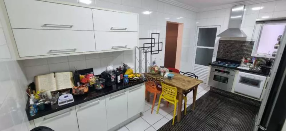 Apartamento à venda com 3 quartos, 123m² - Foto 8