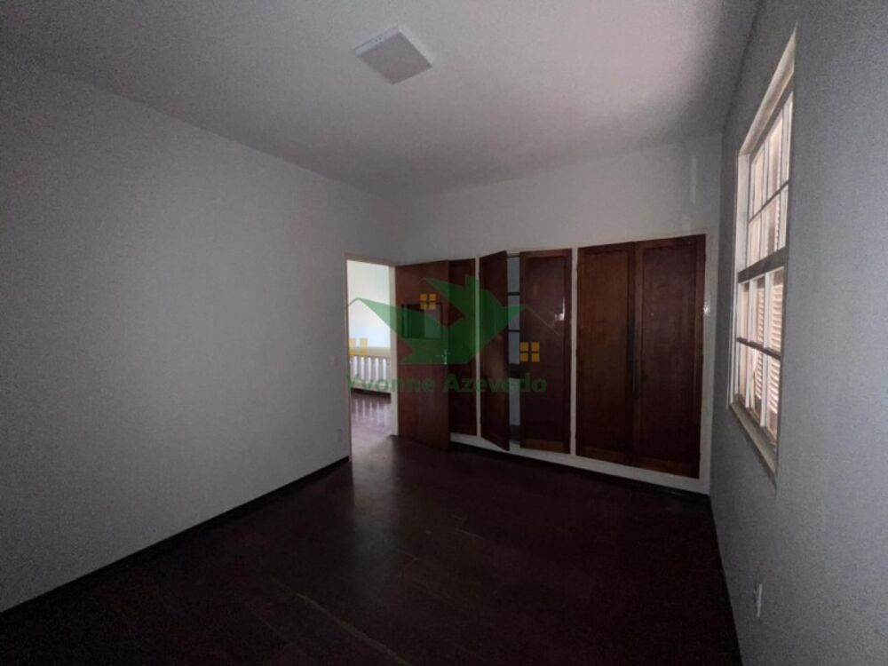 Prédio Inteiro para alugar com 7 quartos, 176m² - Foto 1