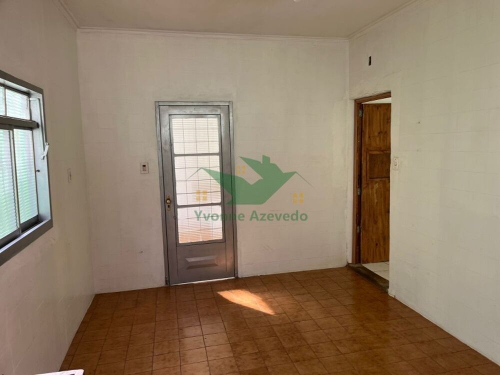Casa para alugar com 2 quartos, 205m² - Foto 2
