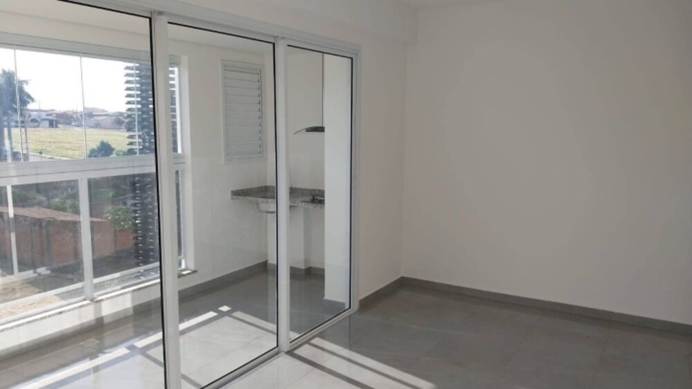 Apartamento à venda com 2 quartos, 70m² - Foto 2