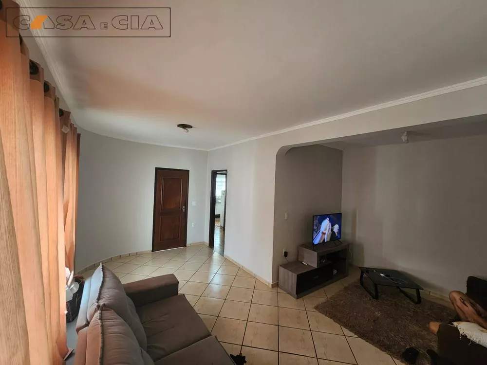 Casa à venda com 3 quartos, 200m² - Foto 4