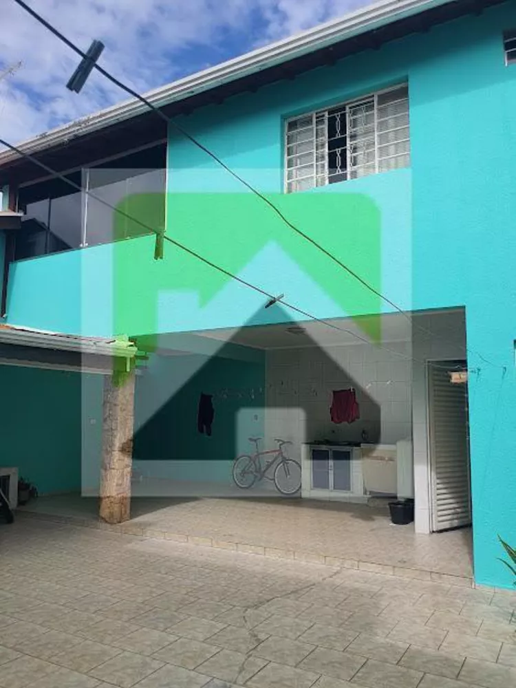 Casa à venda com 3 quartos, 208m² - Foto 9