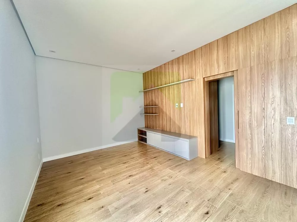 Sobrado à venda com 4 quartos, 360m² - Foto 4