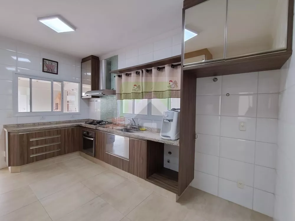 Sobrado à venda com 3 quartos, 360m² - Foto 3