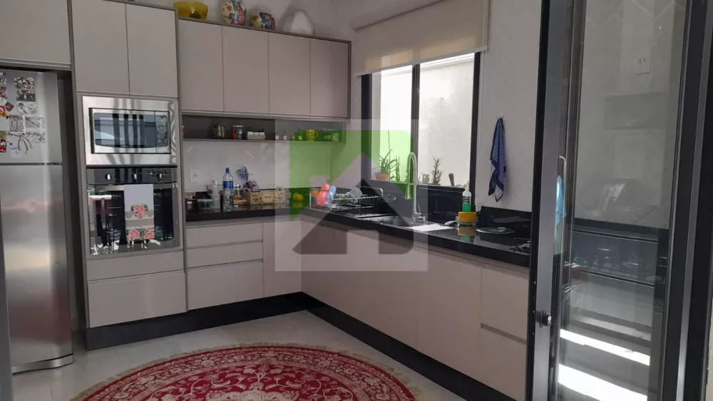 Casa de Condomínio à venda com 3 quartos, 300m² - Foto 2