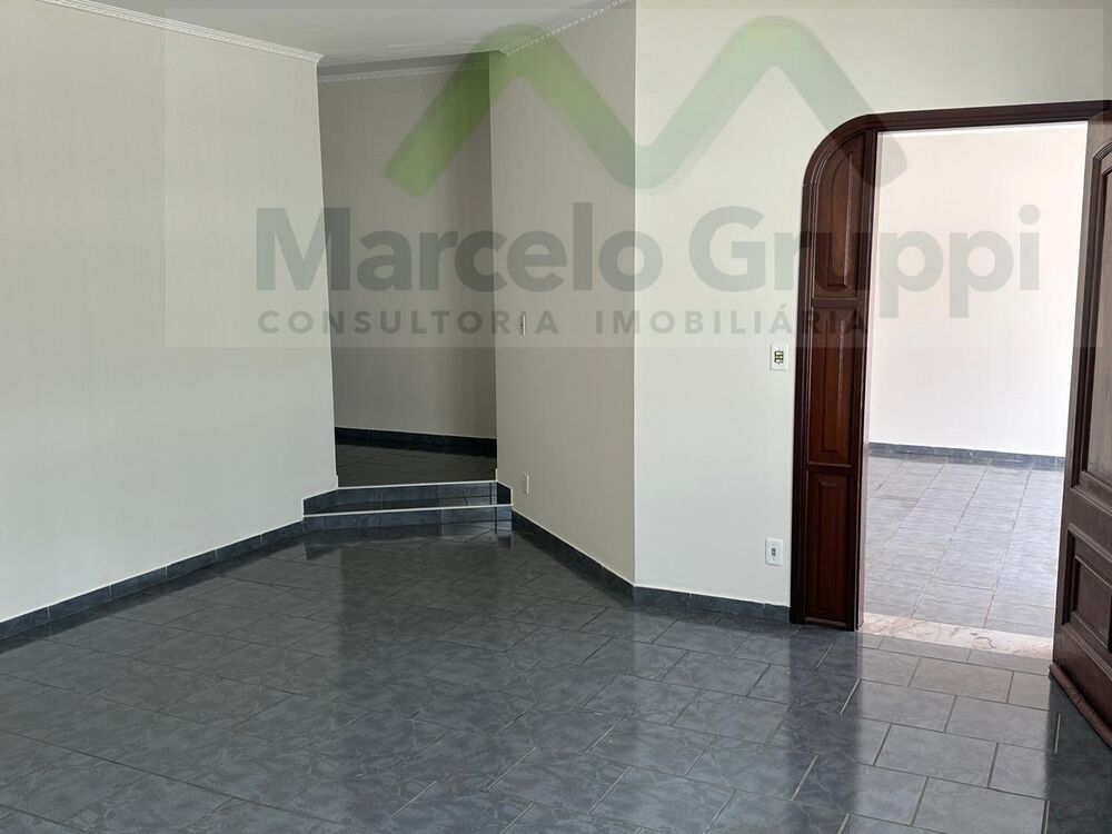 Casa, 4 quartos, 268 m² - Foto 2