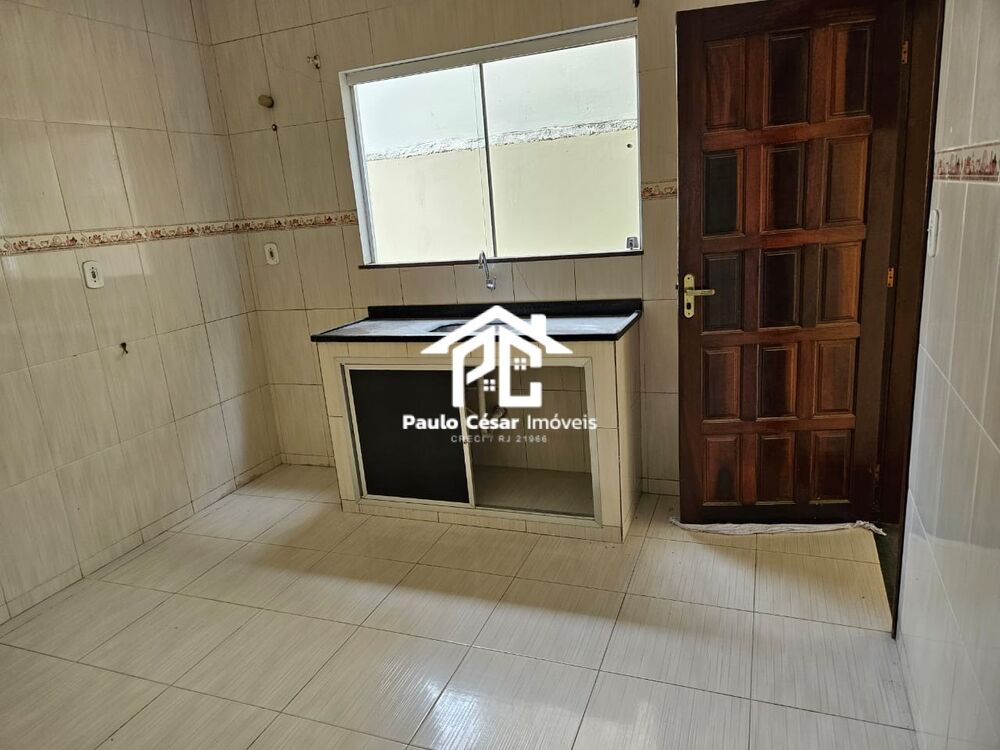 Casa à venda com 2 quartos, 200m² - Foto 2