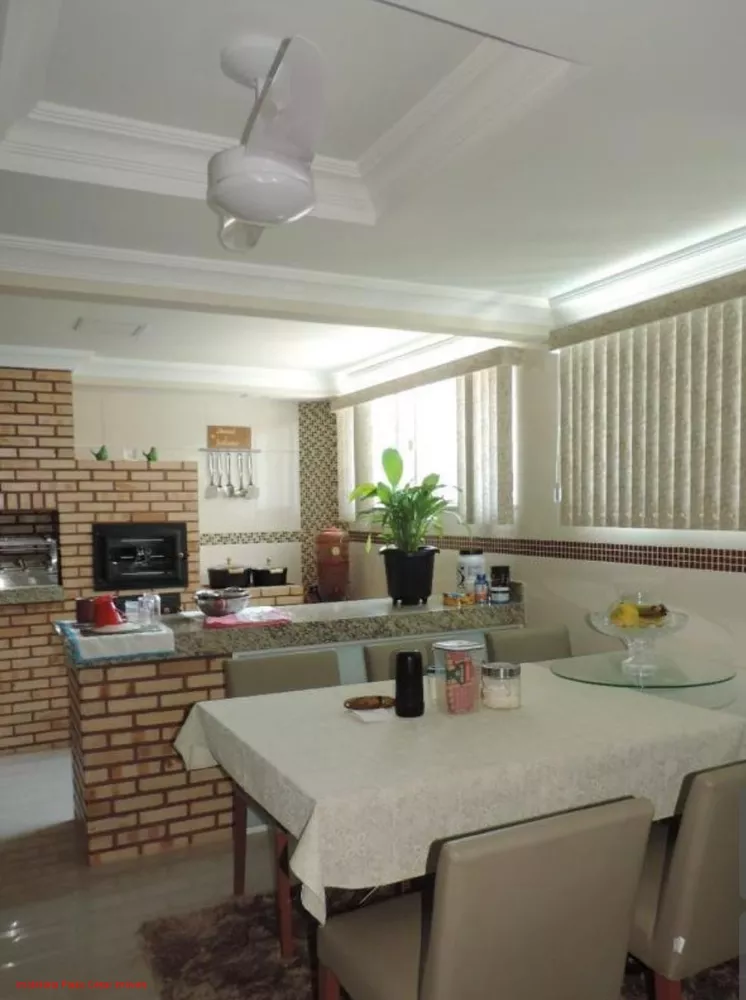 Casa, 2 quartos, 200 m² - Foto 2
