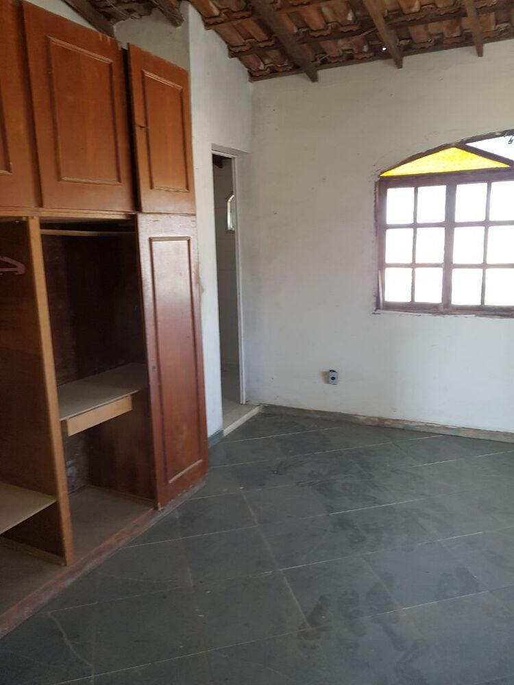 Casa, 4 quartos, 241 m² - Foto 1